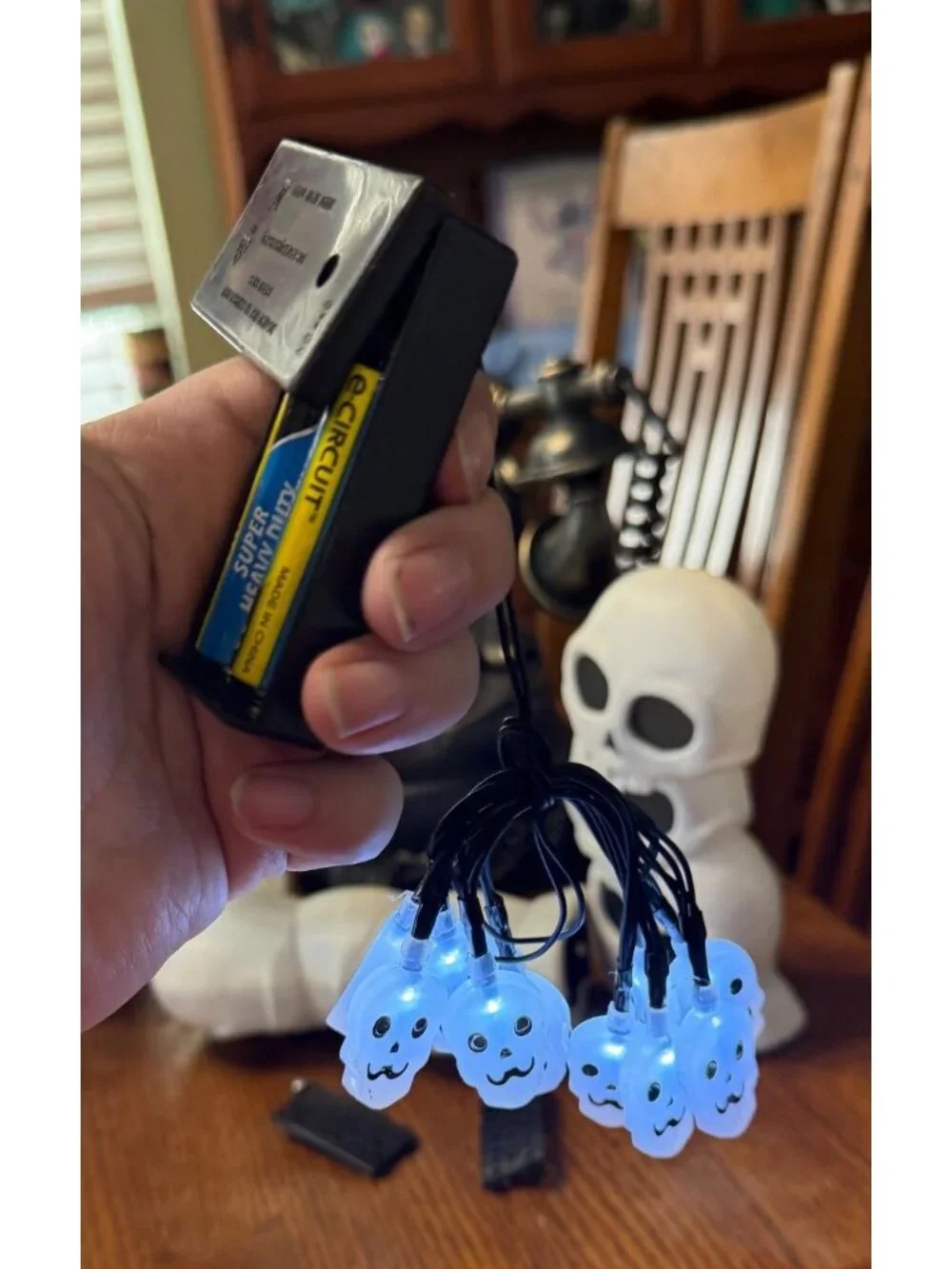 Halloween White Skeleton String Lights – Spooky Battery-Operated Décor